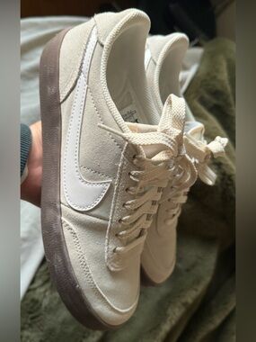Nike Cream/Tan Killshot’s